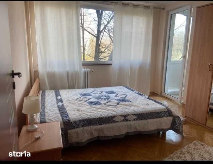 Apartament cu 3 camere semidecomandat în Titan
