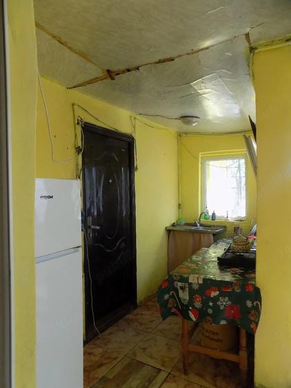Casă cu 2 camere cu Teren 100 Mp în Central