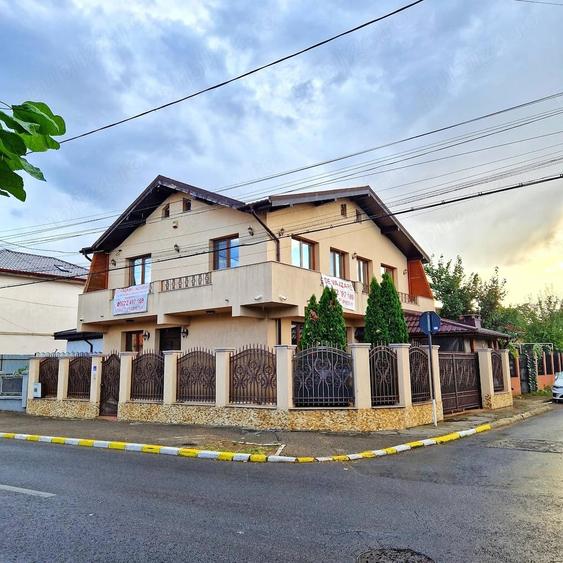 Casă cu Teren 300 Mp în Central