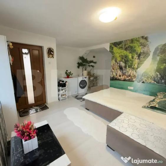 Casă cu 9 camere cu Teren 1860 Mp în Central