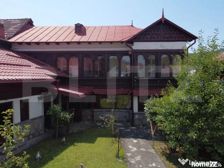 Casă cu 5 camere cu Teren 382 Mp în Pietroșița