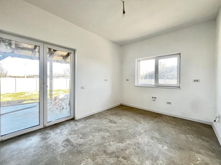 Duplex cu 5 camere cu Canalizare în Ghiroda