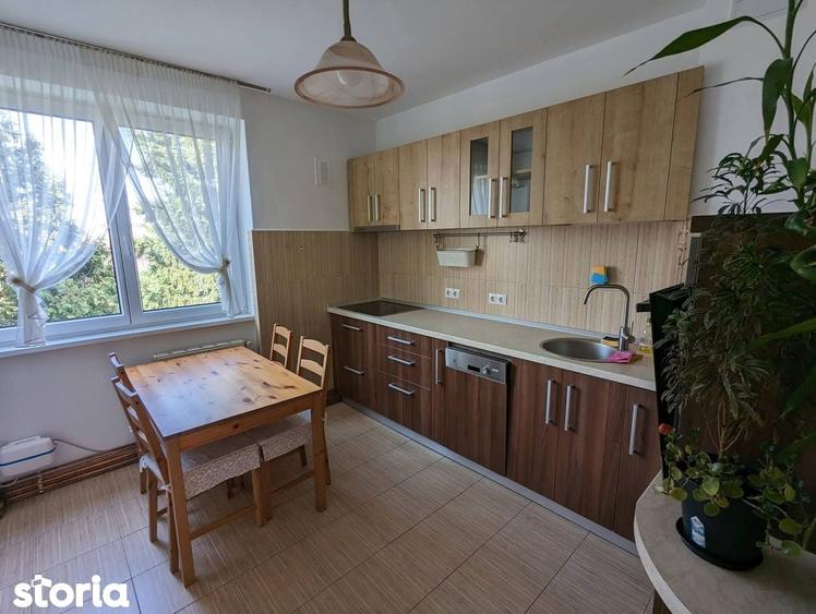 Apartament cu 3 camere decomandat în Centrul Civic
