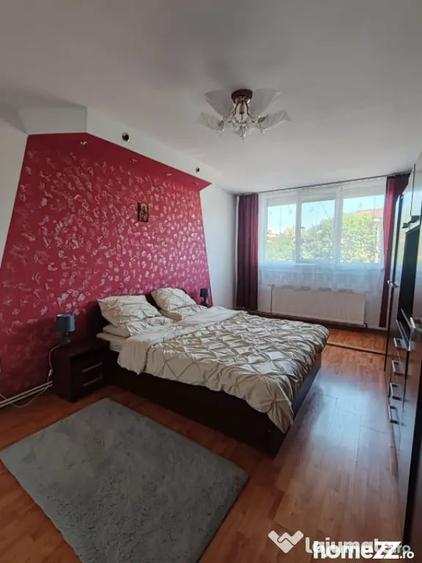 Apartament cu 4 camere decomandat în Central