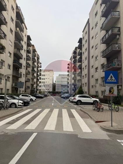 Apartament cu 2 camere semidecomandat, mobilat în Militari