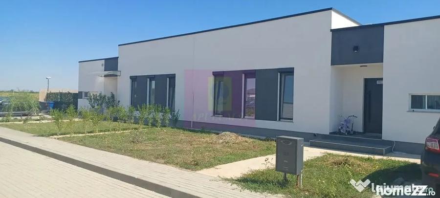 Casă cu 4 camere cu Teren 608 Mp în Săbăreni