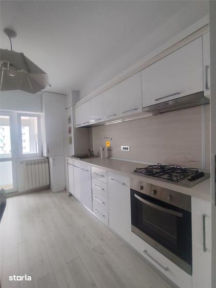 Apartament cu 3 camere decomandat în Republicii