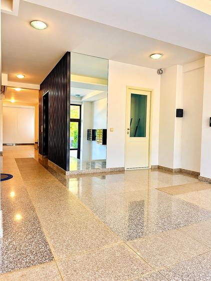 Apartament cu 3 camere decomandat, mobilat în Sisești