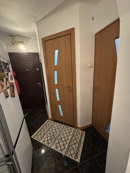 Apartament cu 2 camere semidecomandat, mobilat în Nord