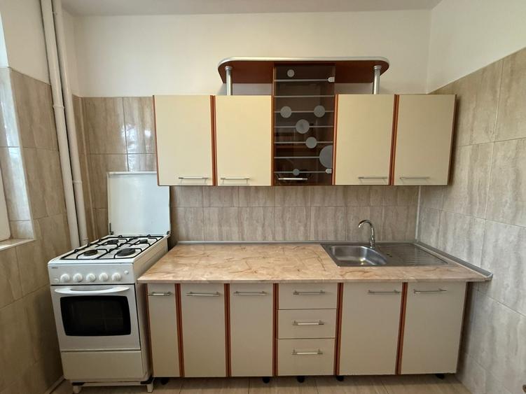 Apartament cu 2 camere semidecomandat, mobilat în Domenii