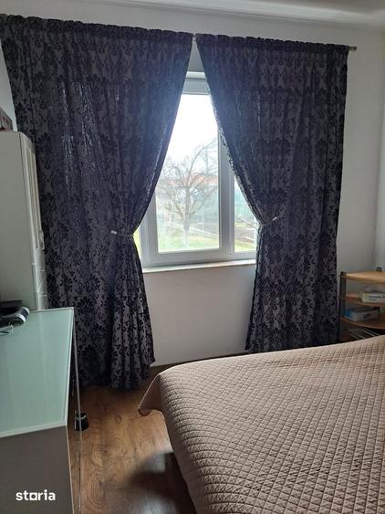 Casă cu 5 camere cu Teren 688 Mp în Central