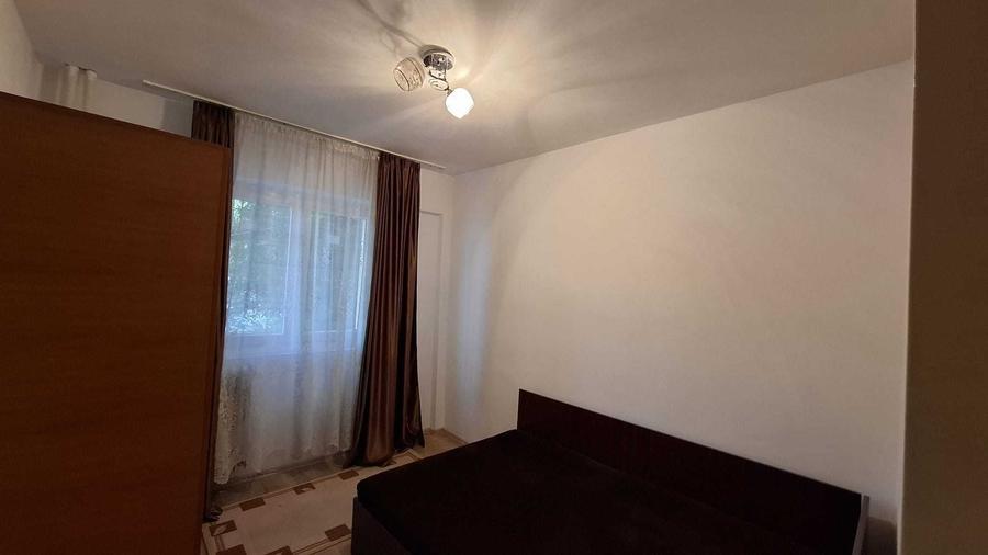 Apartament cu 2 camere semidecomandat în Berceni
