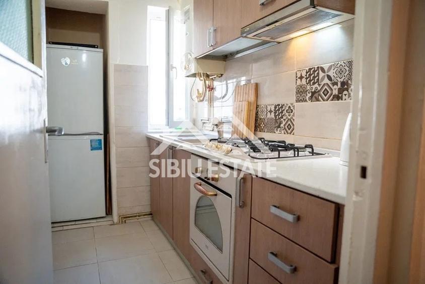 Apartament cu 2 camere semidecomandat, mobilat în Hipodrom 3
