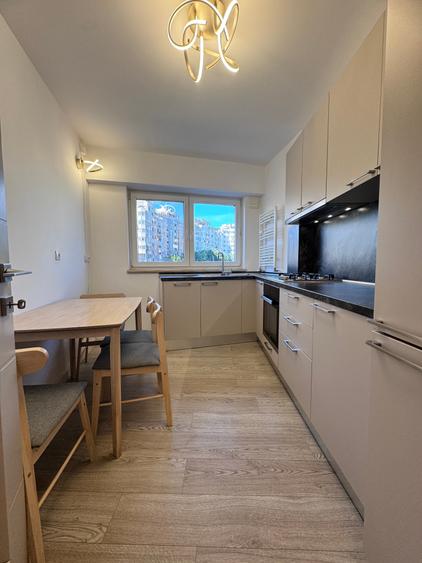 Apartament cu 4 camere decomandat în Iancului
