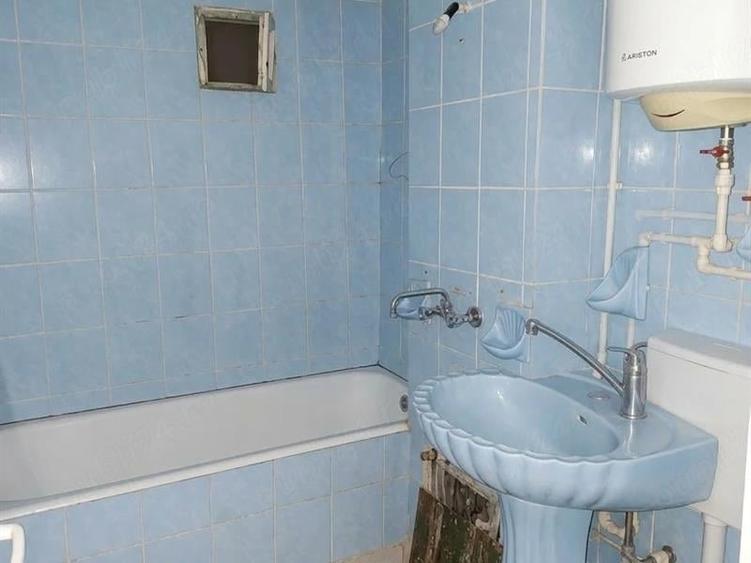 Apartament cu 3 camere decomandat în 1 Mai