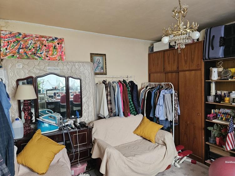 Casă cu 4 camere cu Teren 140 Mp în Olteni