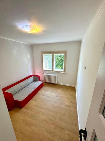 Apartament cu 3 camere decomandat în Decebal