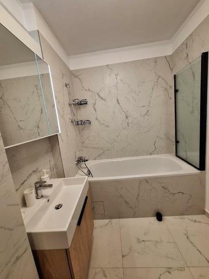 Apartament cu 3 camere decomandat, mobilat în Lacul Tei