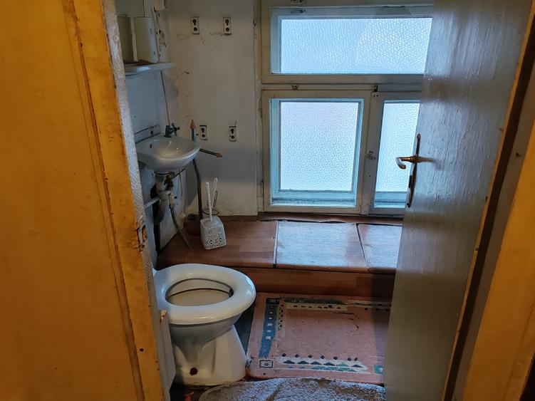 Apartament cu 4 camere semidecomandat în Centrul Istoric