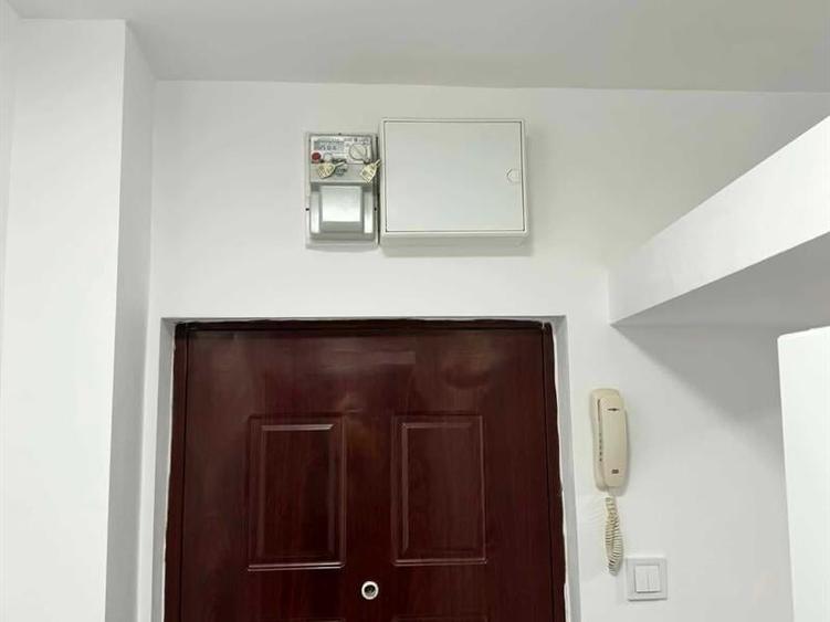Apartament cu 2 camere semidecomandat, mobilat în Craiovița Nouă