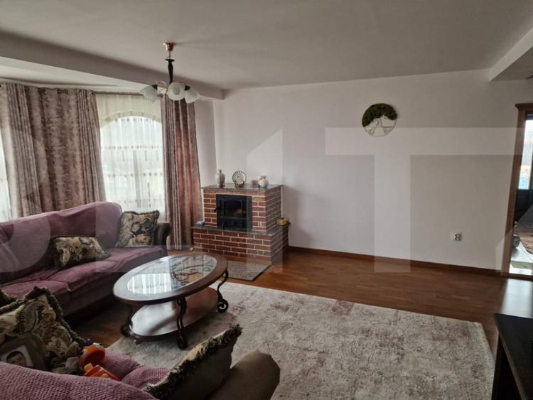 Casă cu 5 camere cu Teren 2252 Mp în Coșula
