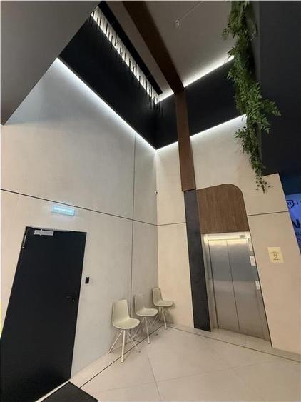 Birou, de 380 mp, în Hipodrom 2