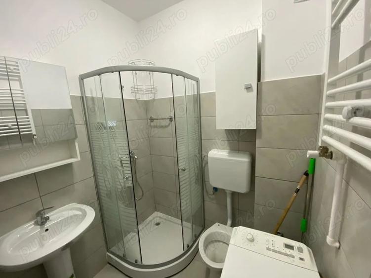 Garsonieră decomandată în Central