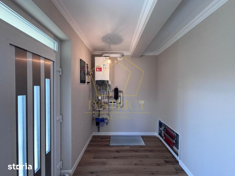 Casă cu 6 camere cu Teren 360 Mp în Ronaț