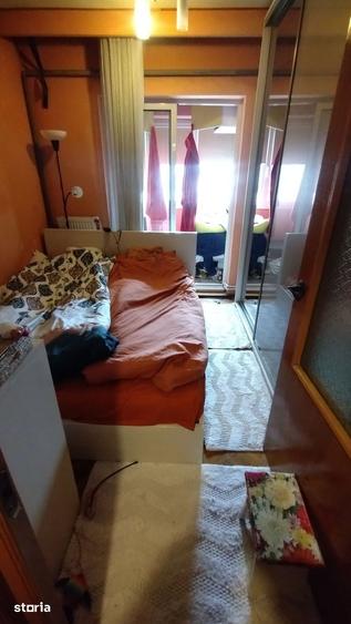 Apartament cu 4 camere decomandat în Dacia