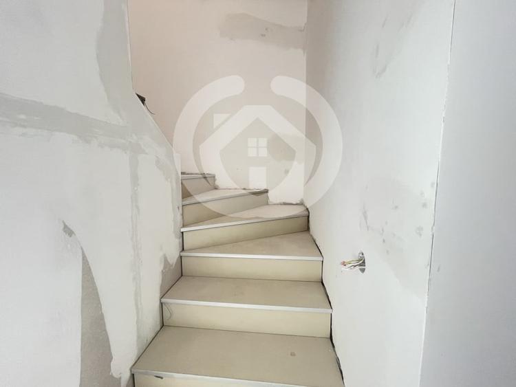 Duplex cu 4 camere cu Teren 264 Mp în Rășinari