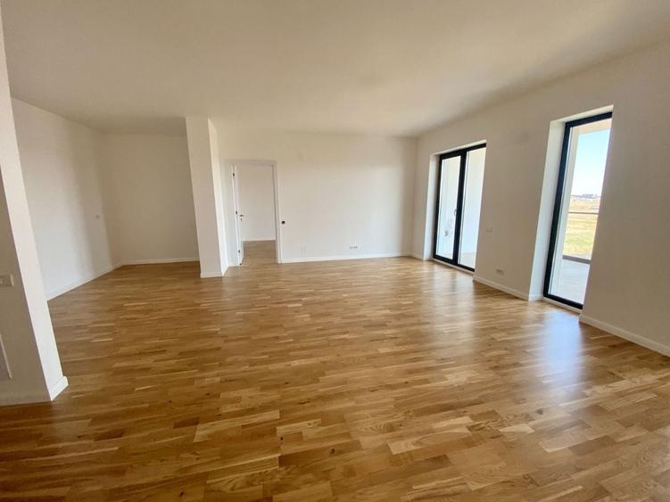 Apartament cu 3 camere decomandat în Exterior Est
