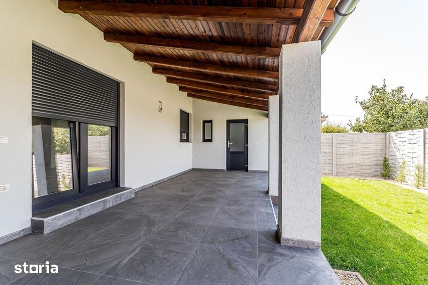 Casă cu 4 camere cu Teren 327 Mp în Dămienești
