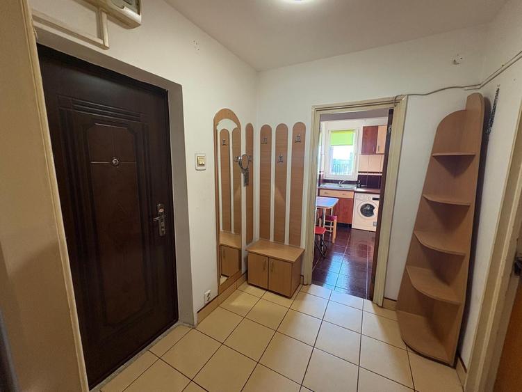 Apartament cu 2 camere decomandat în Titan