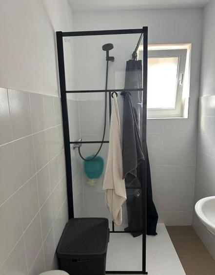 Apartament /spațiu comercial cu 2 camere , strada Răzoare - 6