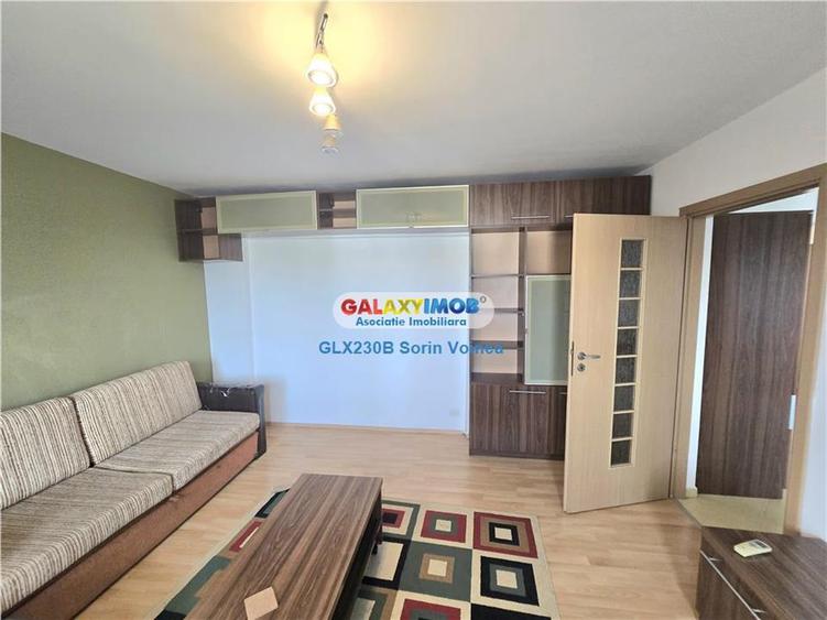 Apartament cu 4 camere decomandat, mobilat în Păcii