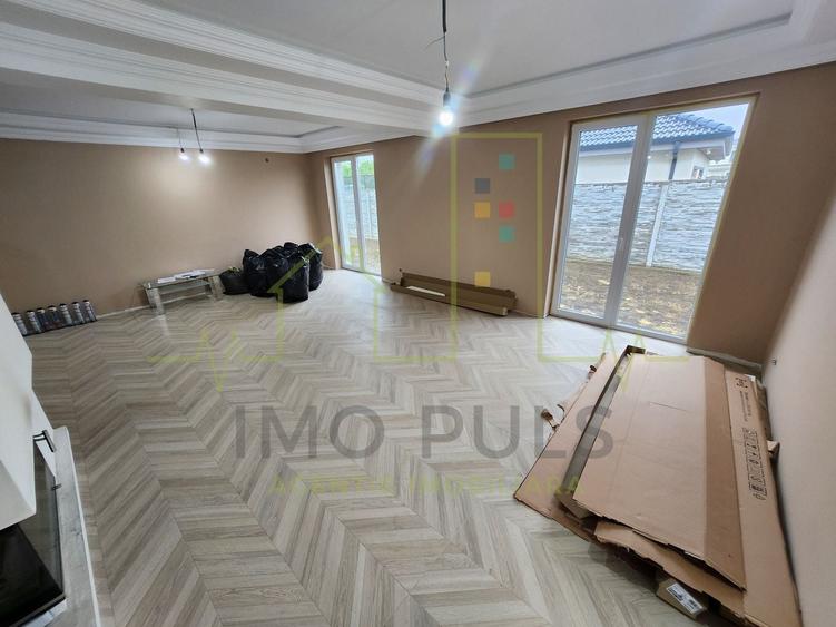 Casă individuală cu 5 camere cu Canalizare în Ghiroda