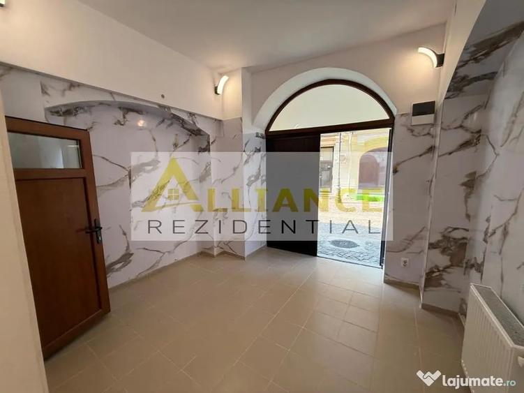 Apartament cu 2 camere semidecomandat în Centrul Istoric
