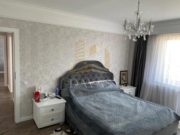 Apartament cu 4 camere semidecomandat, mobilat în Aurel Vlaicu