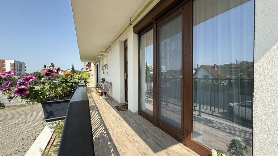 Apartament cu 3 camere decomandat în Spitalul Județean
