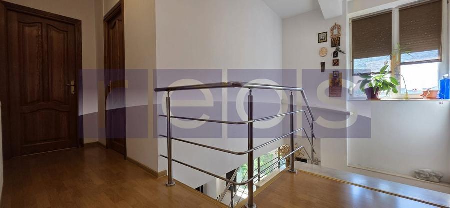 Apartament cu 4 camere în Dristor