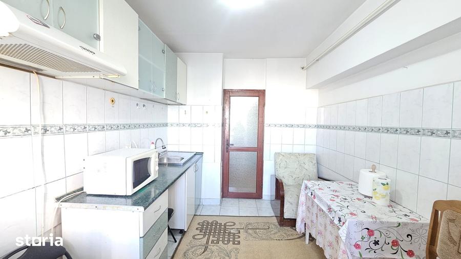 Apartament cu 2 camere decomandat în Micro 21