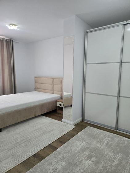 Apartament cu 3 camere semidecomandat, mobilat în Copou
