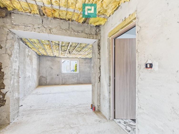 Casă cu 5 camere cu Teren 2134 Mp în Nord