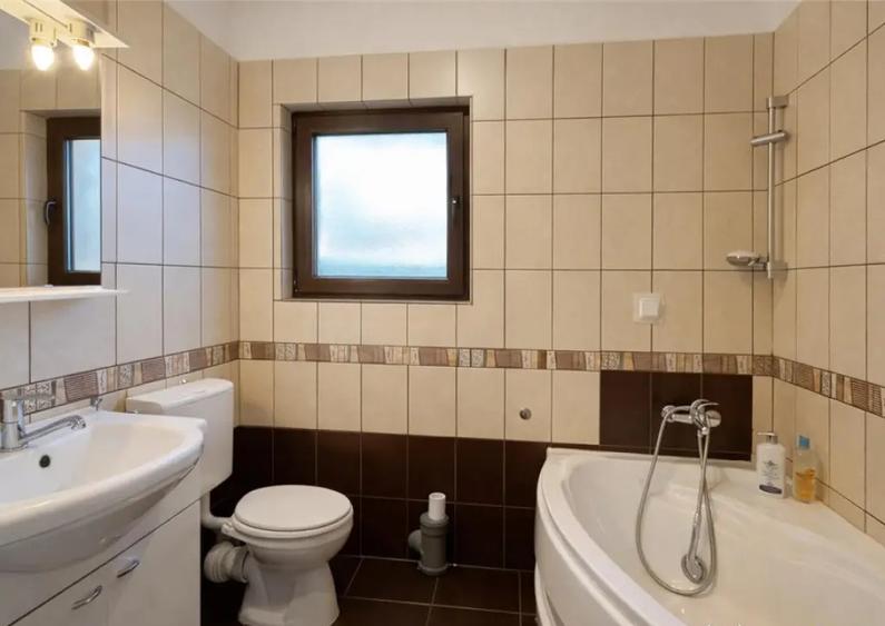 Casă cu 4 camere cu Teren 300 Mp în Sâncraiu de Mureș