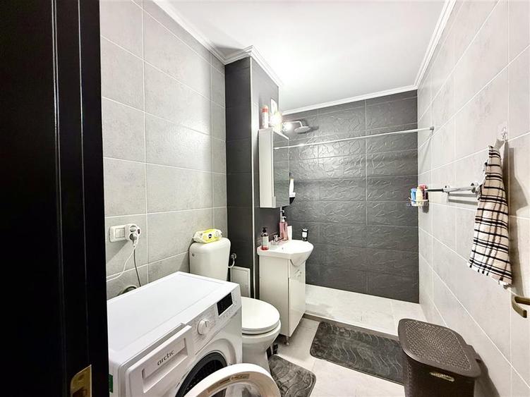 Apartament cu 2 camere decomandat în Sânpetru