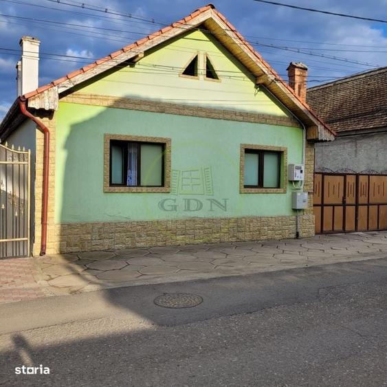 Casă cu 4 camere decomandat în Gura Râului