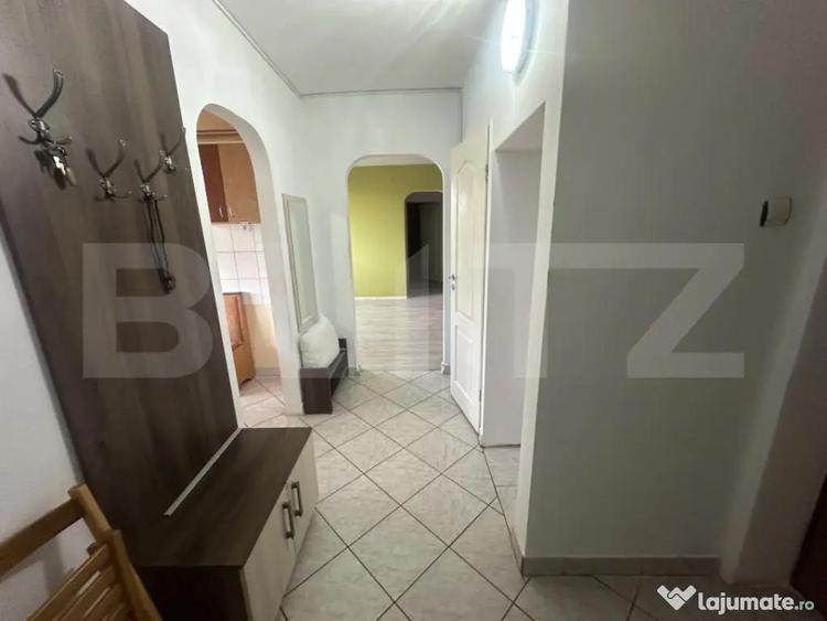 Apartament cu 3 camere semidecomandat în Careiului