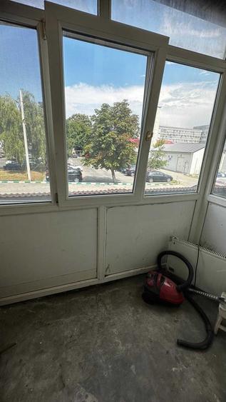 Apartament cu 2 camere semidecomandat în Micro 6