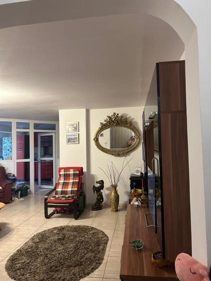 Casă individuală cu 5 camere cu Canalizare în Central