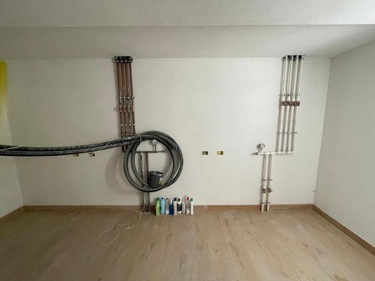 Casă cu 4 camere în Mihoveni